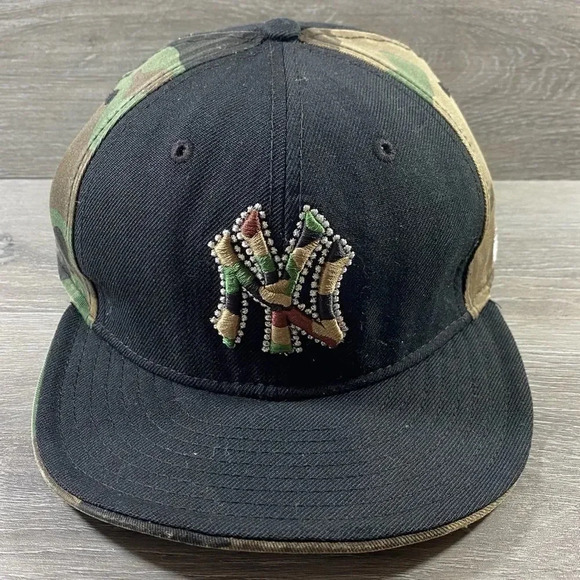 MLB New York Yankees New Era 59fifty Fitted Hat Sz 8 Camo/Black - Picture 1 of 5